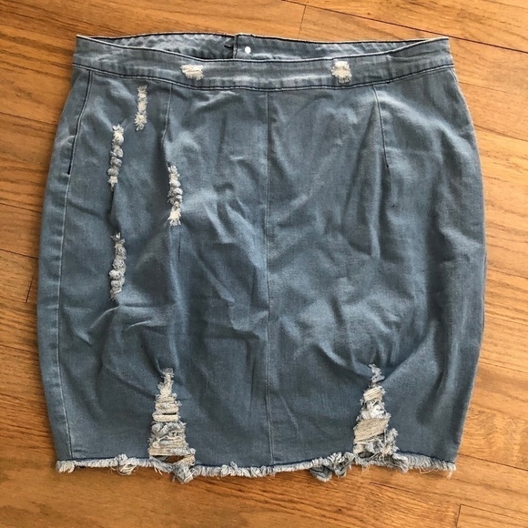 SHEIN Raw Hem Ripped Bodycon Denim Skirt - Picture 5 of 6